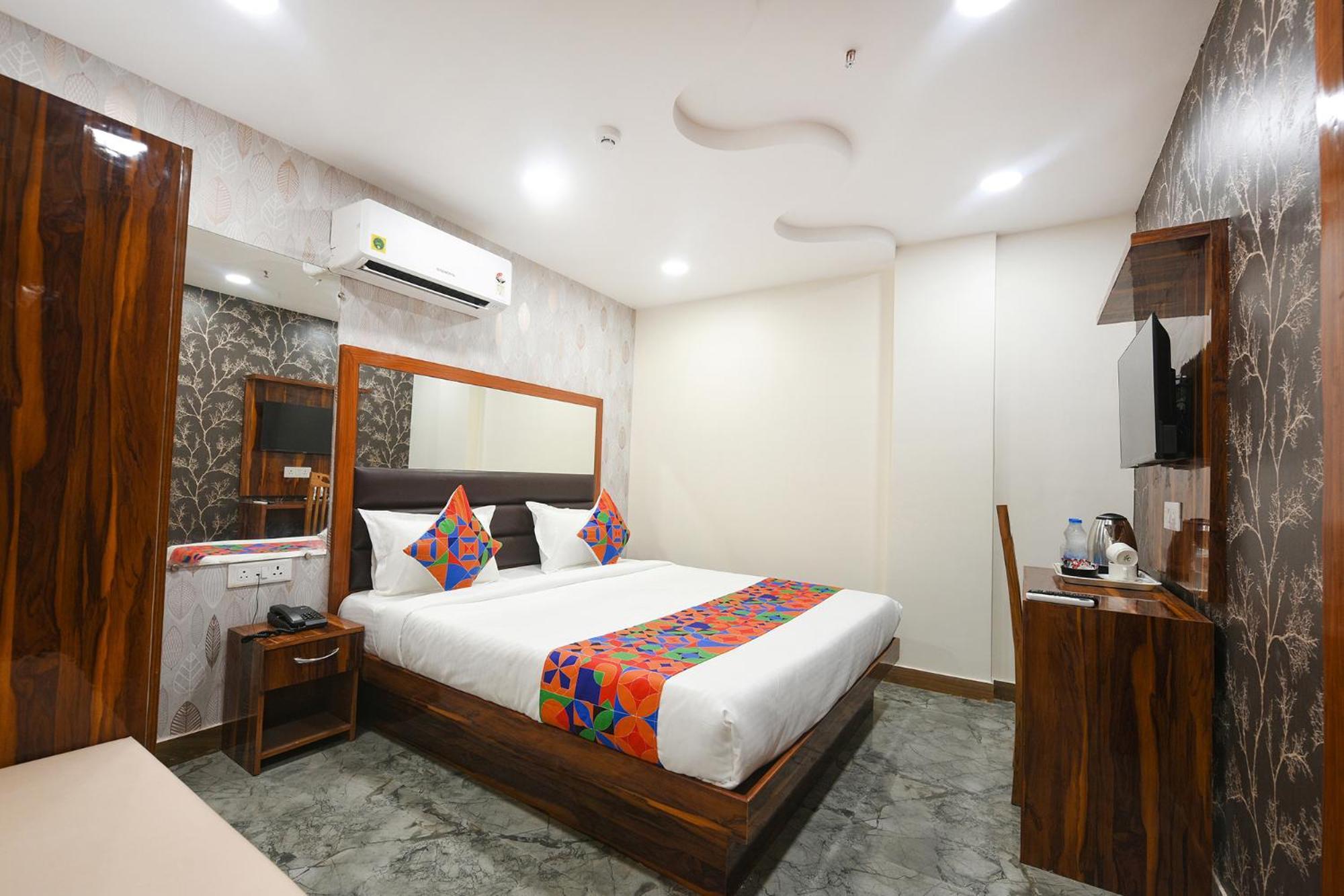 Fabhotel Mona Continental - Nr Laxmi Nagar It Hub New Delhi Exterior foto