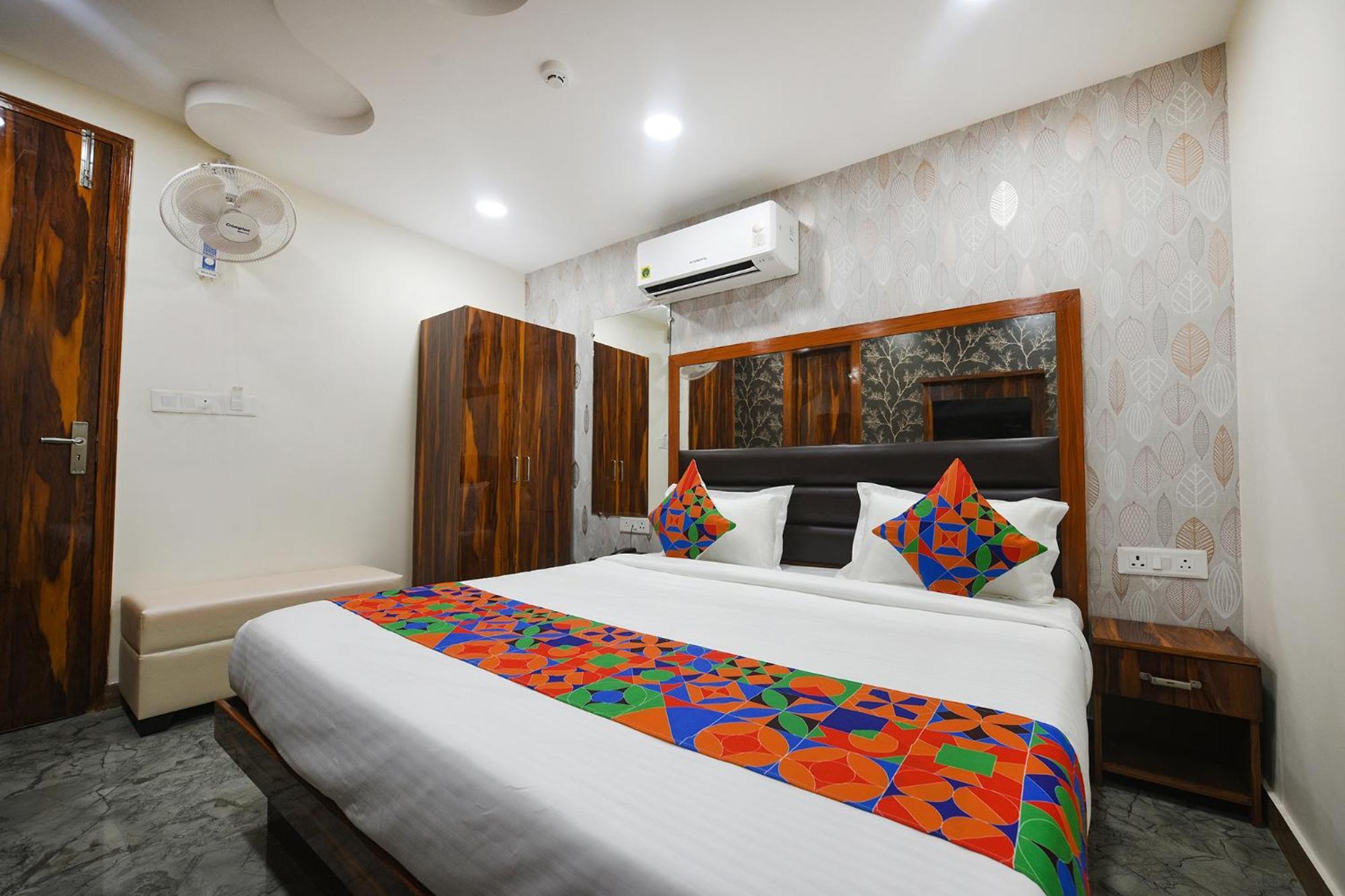 Fabhotel Mona Continental - Nr Laxmi Nagar It Hub New Delhi Exterior foto