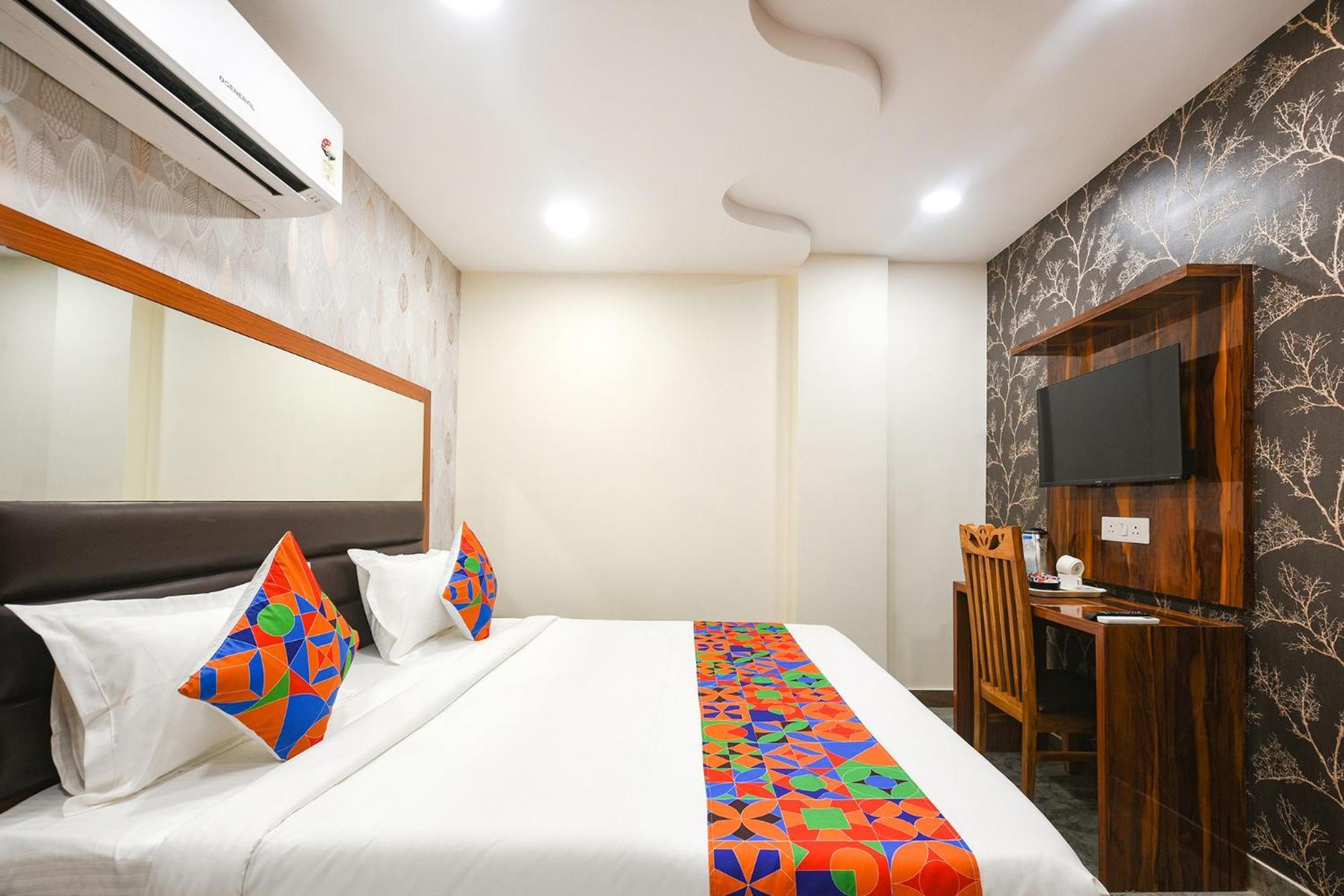 Fabhotel Mona Continental - Nr Laxmi Nagar It Hub New Delhi Exterior foto