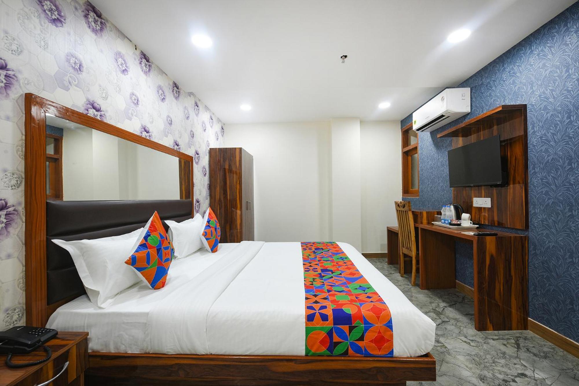 Fabhotel Mona Continental - Nr Laxmi Nagar It Hub New Delhi Exterior foto