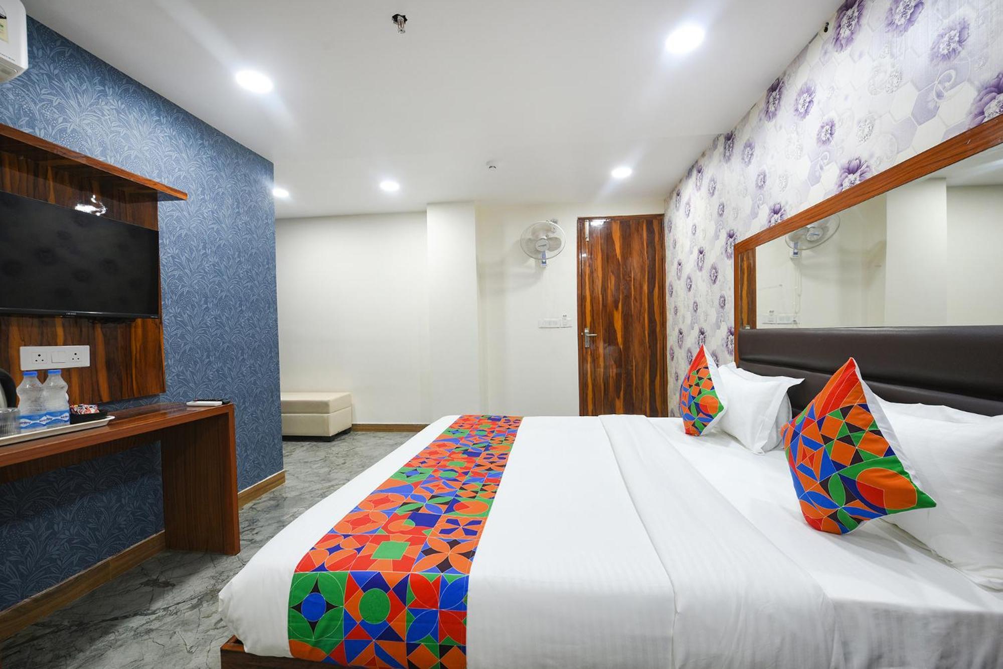 Fabhotel Mona Continental - Nr Laxmi Nagar It Hub New Delhi Exterior foto