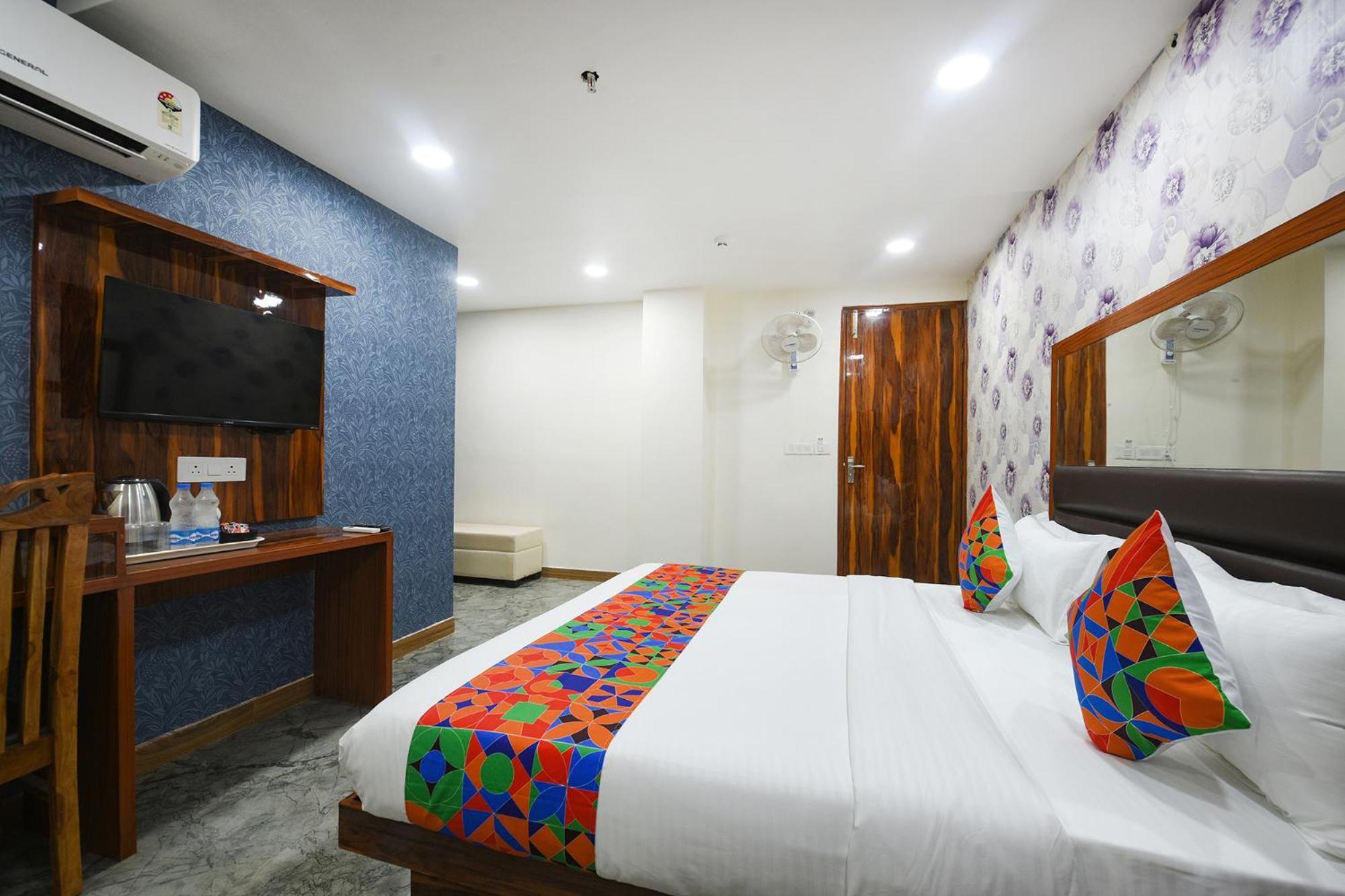 Fabhotel Mona Continental - Nr Laxmi Nagar It Hub New Delhi Exterior foto